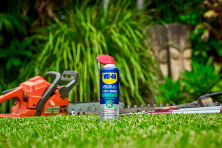 wd 40 specialist lawn & garden general use lubricant 400g ss (2)