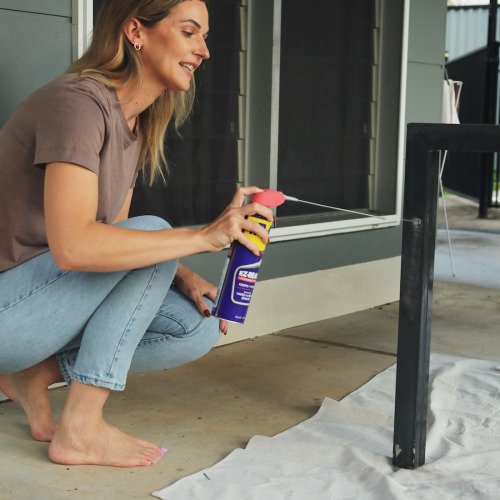 DIY tiled outdoor table: White grid tile table top