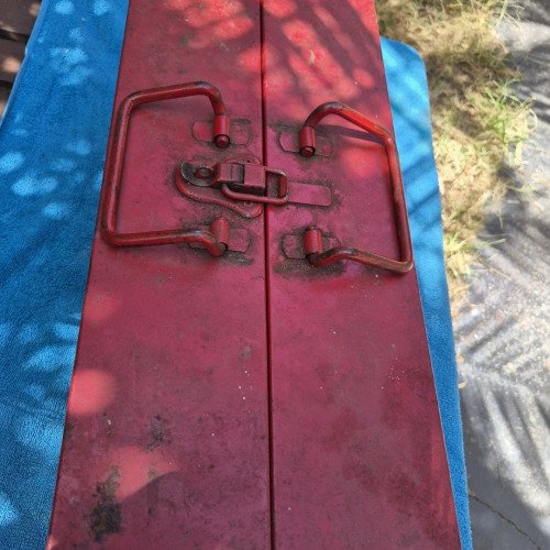 Rusty Toolbox Restoration with WD-40
