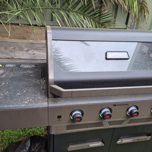Restoring a Greasy BBQ Exterior with WD-40
